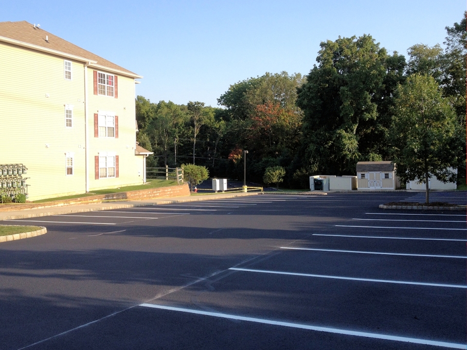 Commercial Sealcoating & Parking Lot Repair